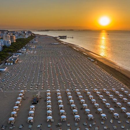 Appartamenti Villaggio Giardino Lignano Sabbiadoro Exteriör bild